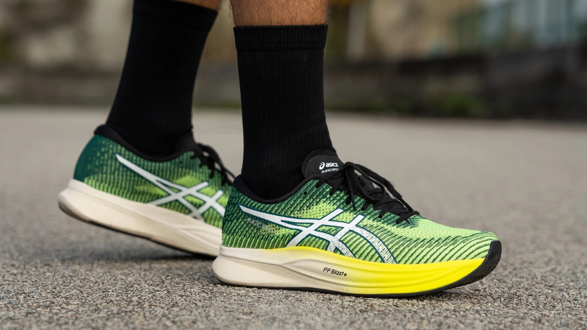 giày chạy bộ asics