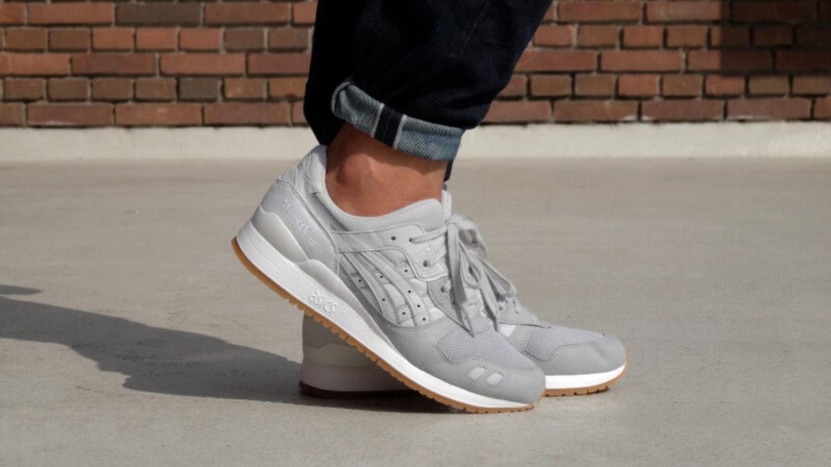 giày chạy bộ asics