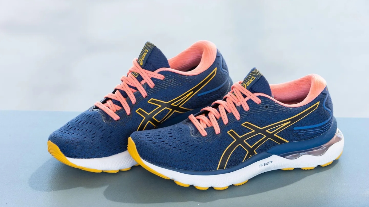 giày chạy bộ asics