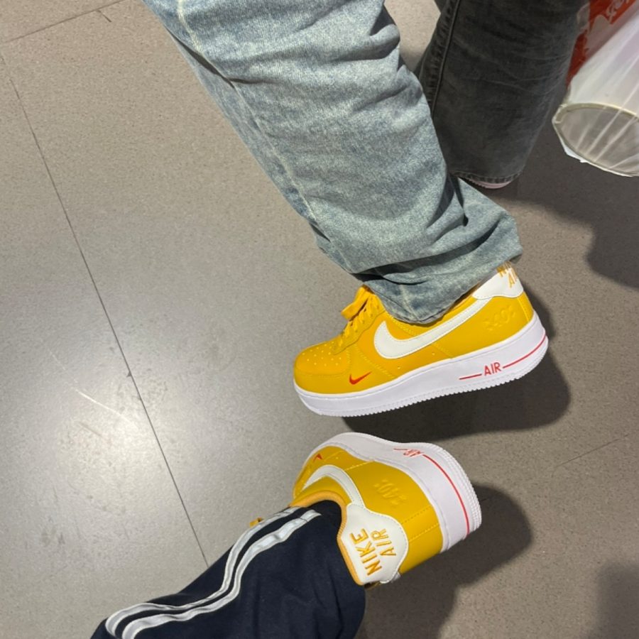 giày nike air force 1 '07 se '40th anniversary - yellow ochre' dq7582-700