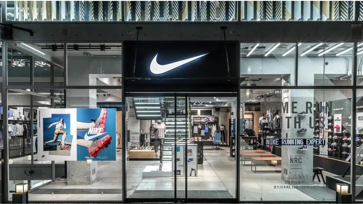 address to buy authentic nike shoes in hanoi 1