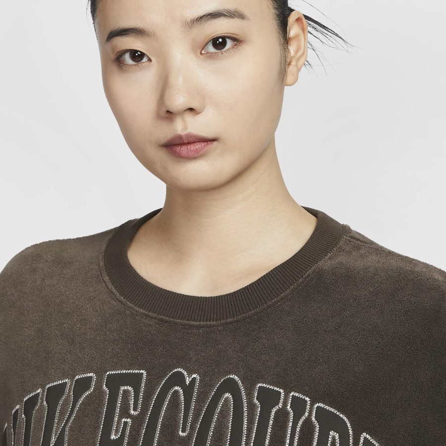 áo nike court heritage women's oversized crew neck graphic tennis sweatshirt baroque brown fq2243-237