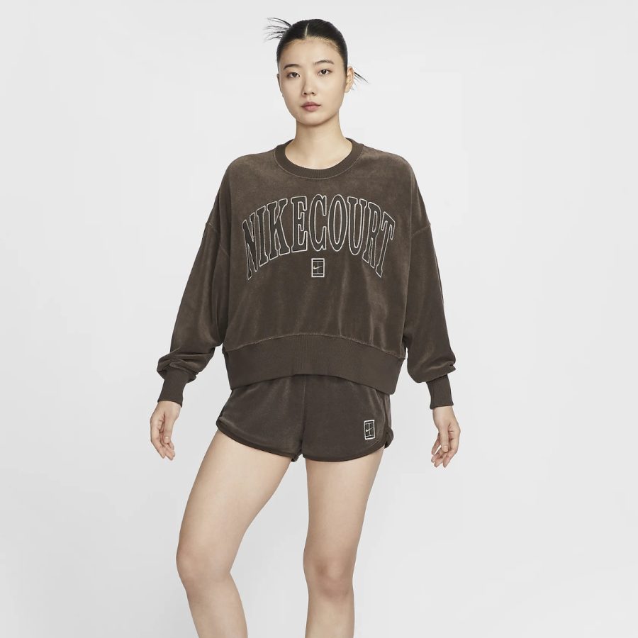 áo nike court heritage women's oversized crew neck graphic tennis sweatshirt baroque brown fq2243-237