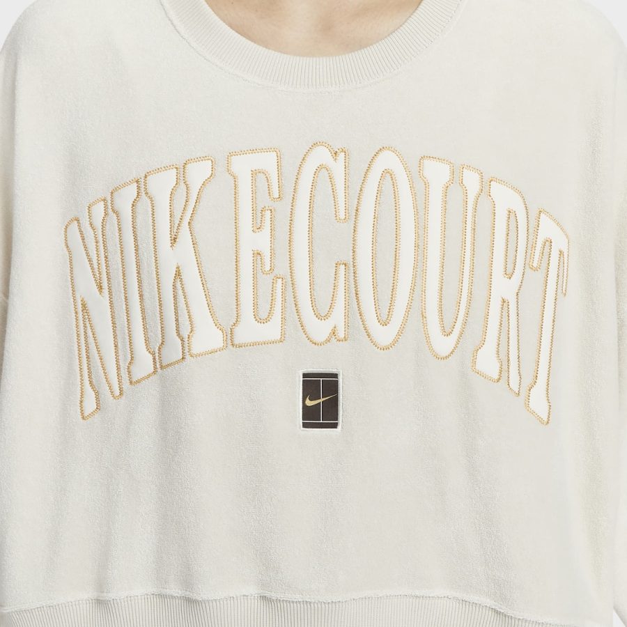 áo nike court heritage women's oversized crew neck graphic tennis sweatshirt light orewood brown fq2243-104