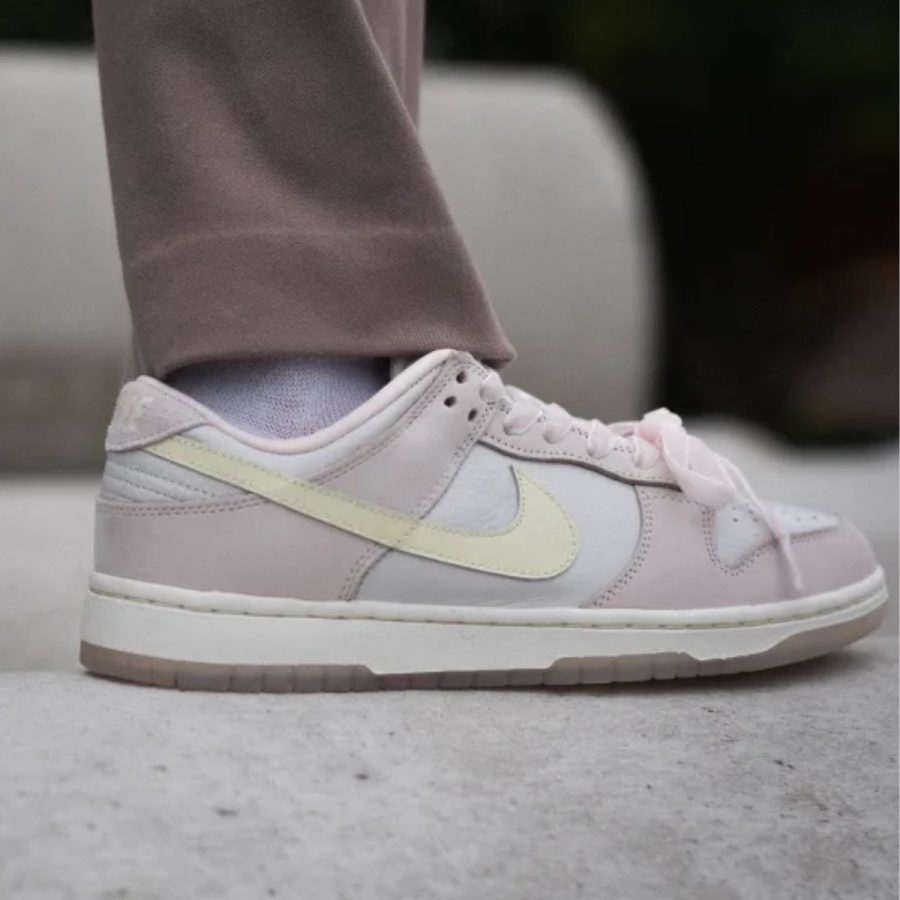 giày nike dunk low 'light soft pink' fb7910-601