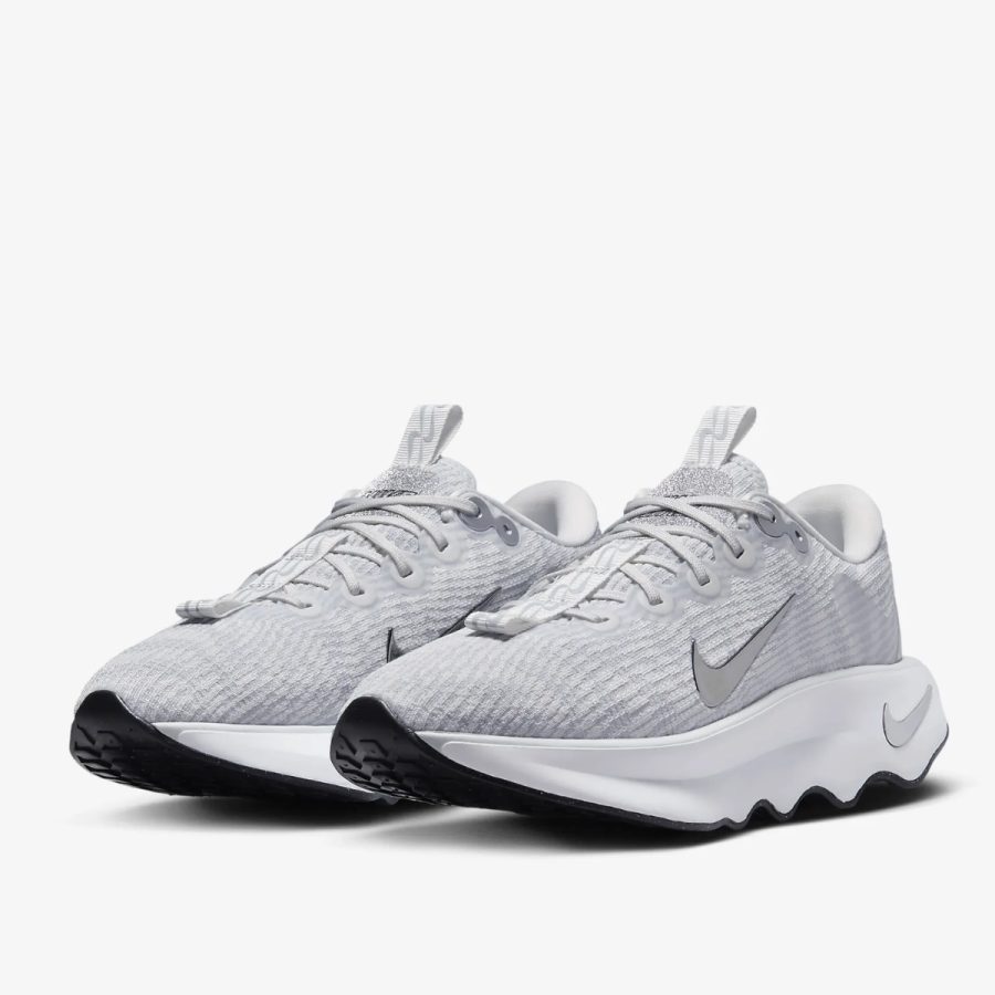 giày nike motiva premium 'summit white metallic silver' fz2115-101