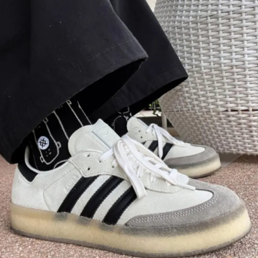 giày adidas x ronnie fieg x clarks 8th street samba 'kithmas - white black' ie4033