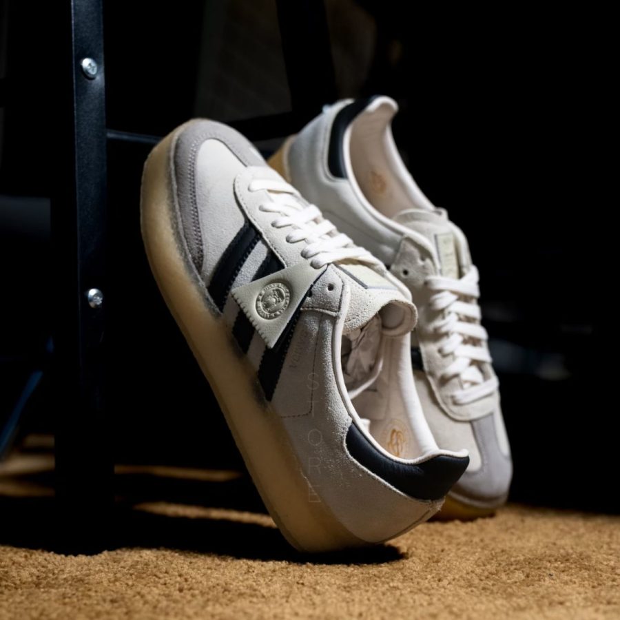 giày adidas x ronnie fieg x clarks 8th street samba 'kithmas - white black' ie4033