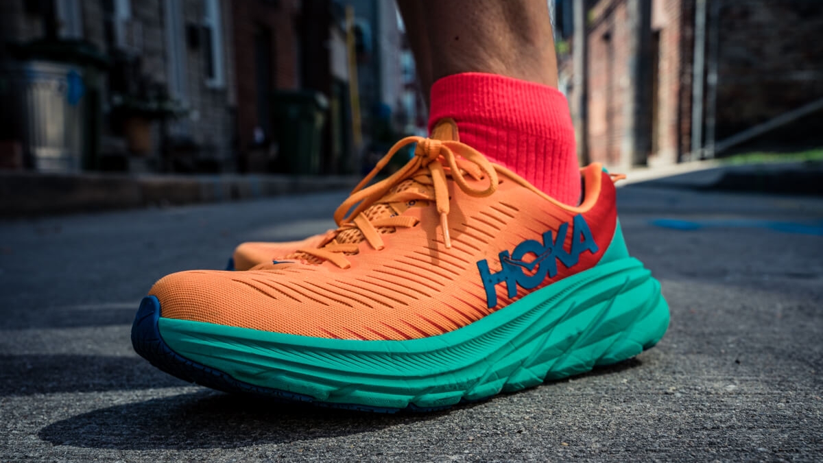 giày chạy bộ hoka