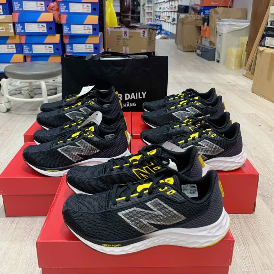 giày new balance fresh foam arishi v4 yy4 black 2e marisyy4