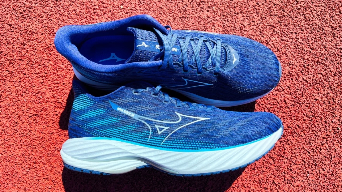 mizuno wave rider 28: giày chạy tiên tiến liệu có đáng tiền