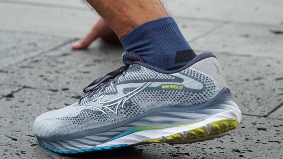 mizuno wave rider 28: giày chạy tiên tiến liệu có đáng tiền