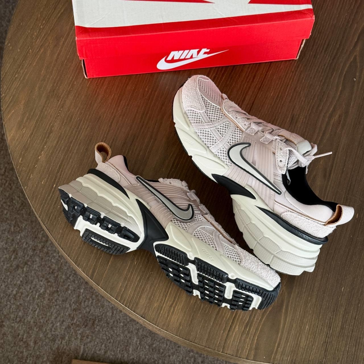 review performance nike v2k run: liệu có đáng tiền