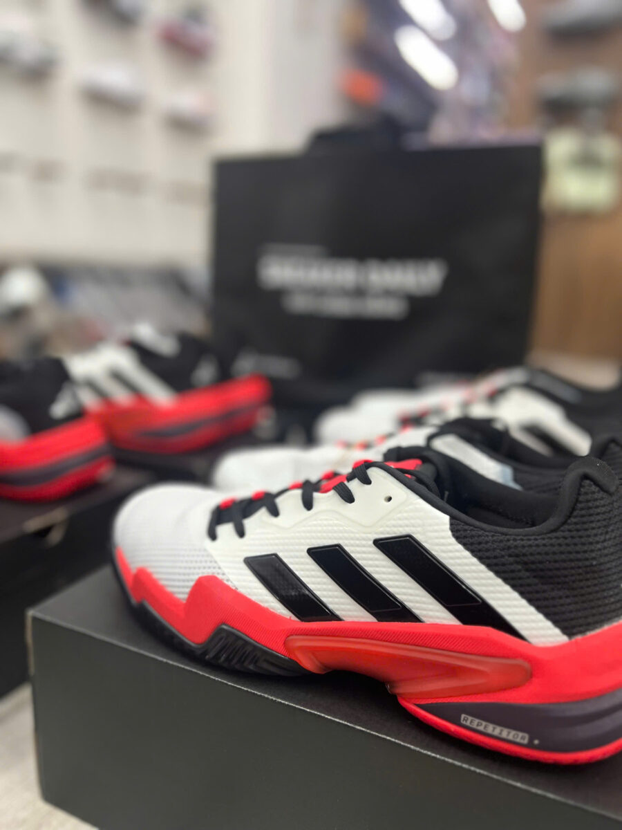 giày tennis/pickleball adidas barricade 13 'white black lucid red' ih2558