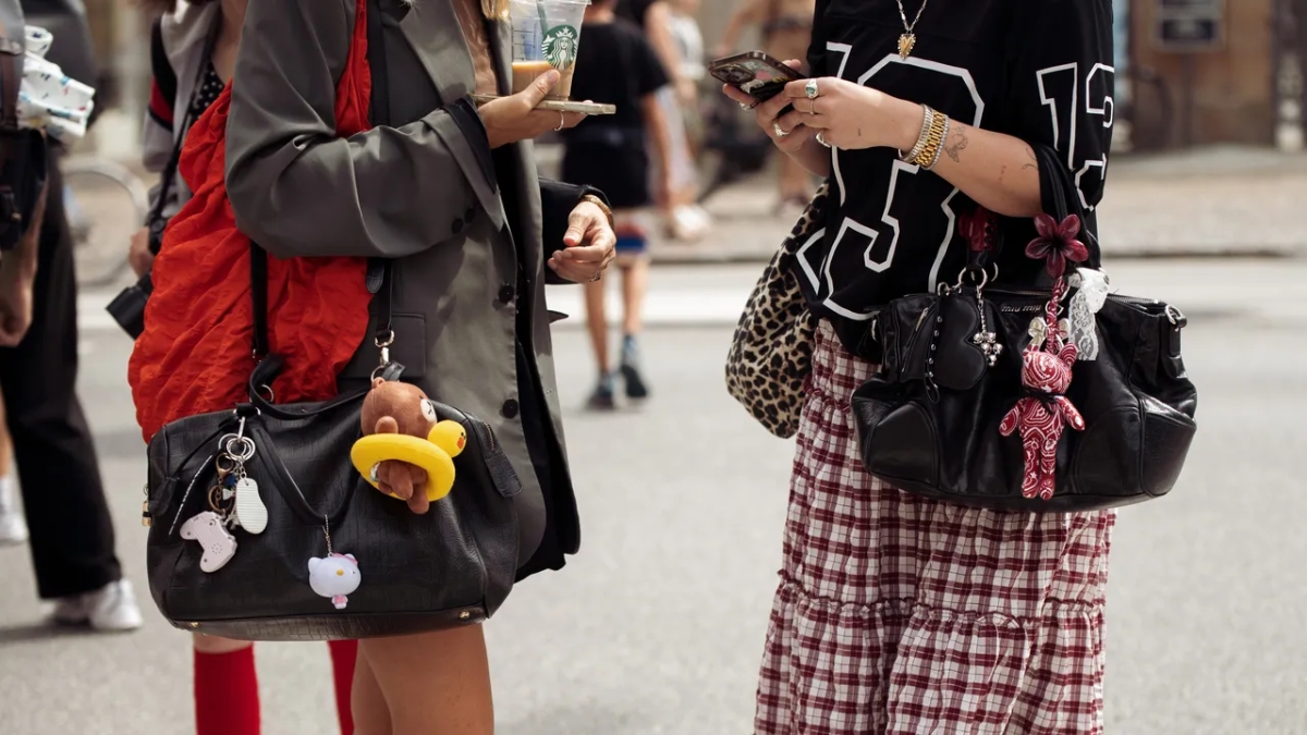 xu hướng bag charm đang quay trở lại mạnh mẽ