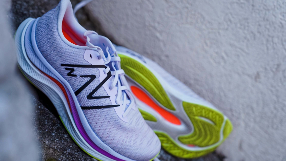 review new balance fuelcell propel v4