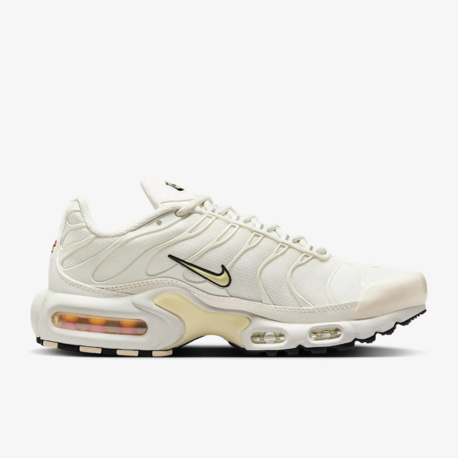 giày nike air max plus premium triple white dm2362-102