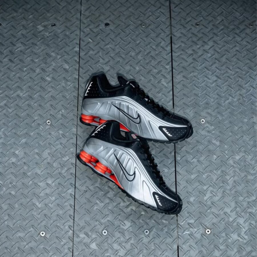giày nike shox r4 metallic silver red hq1988-002