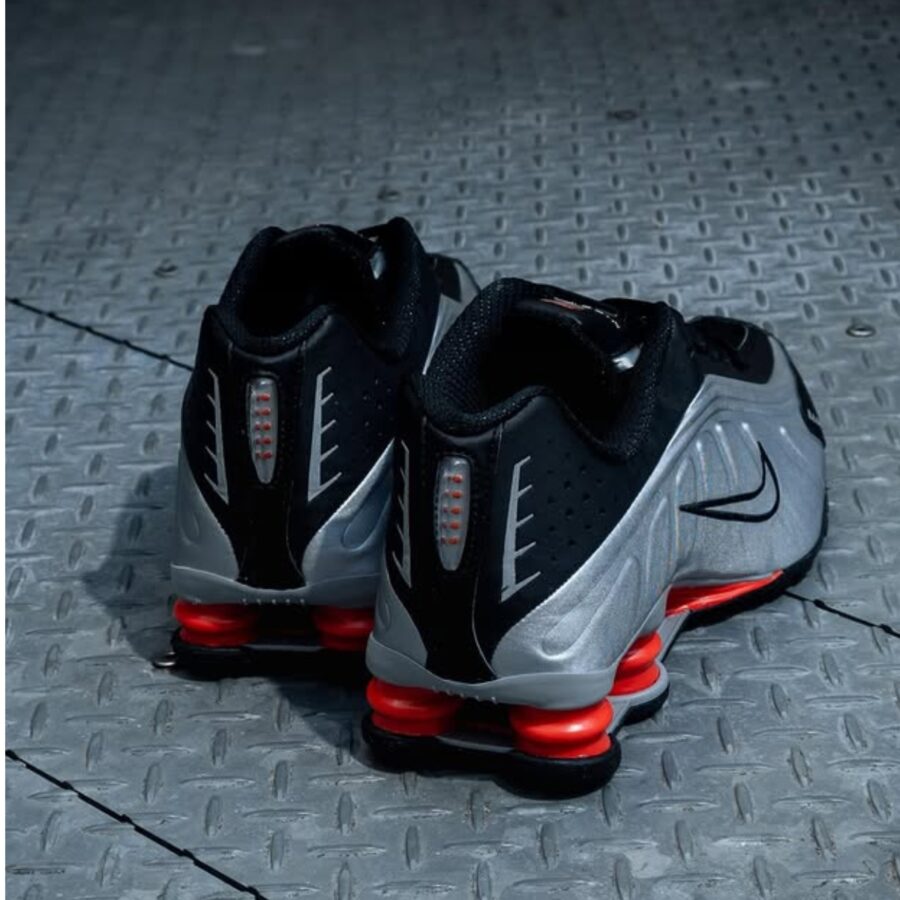 giày nike shox r4 metallic silver red hq1988-002