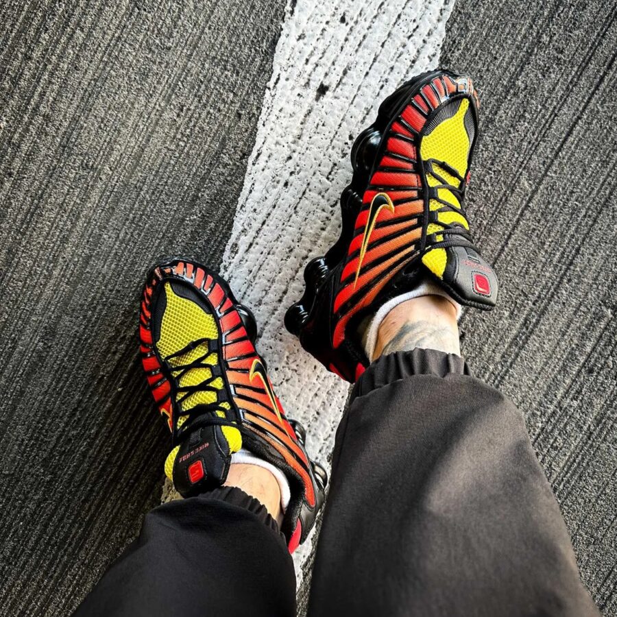 giày nike shox tl 'sunrise gradient' av3595-004