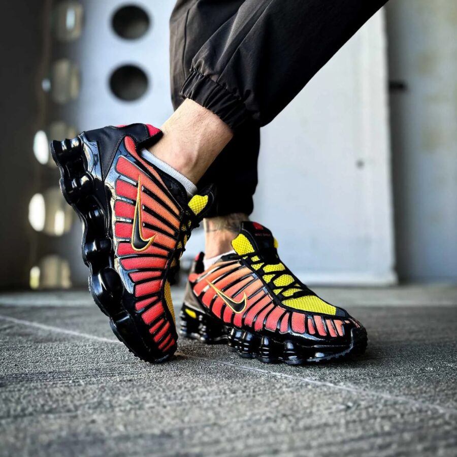 giày nike shox tl 'sunrise gradient' av3595-004