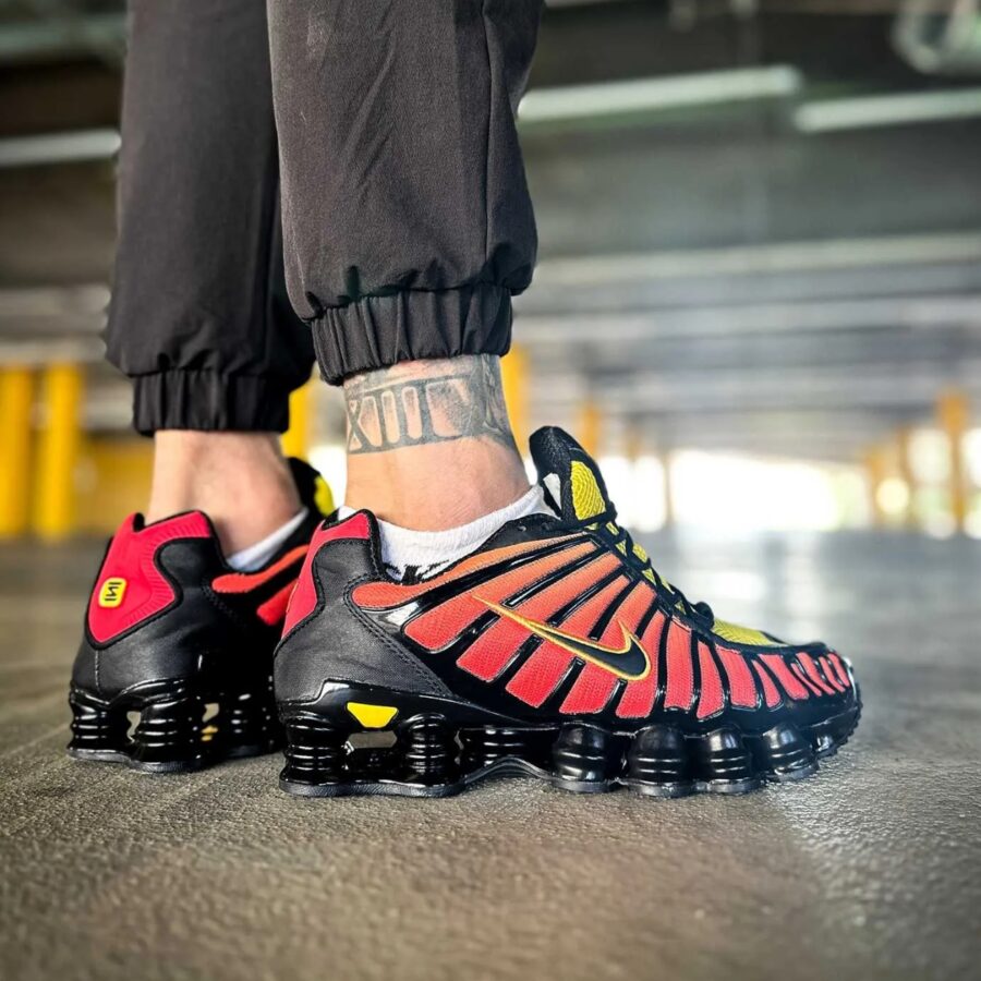 giày nike shox tl 'sunrise gradient' av3595-004