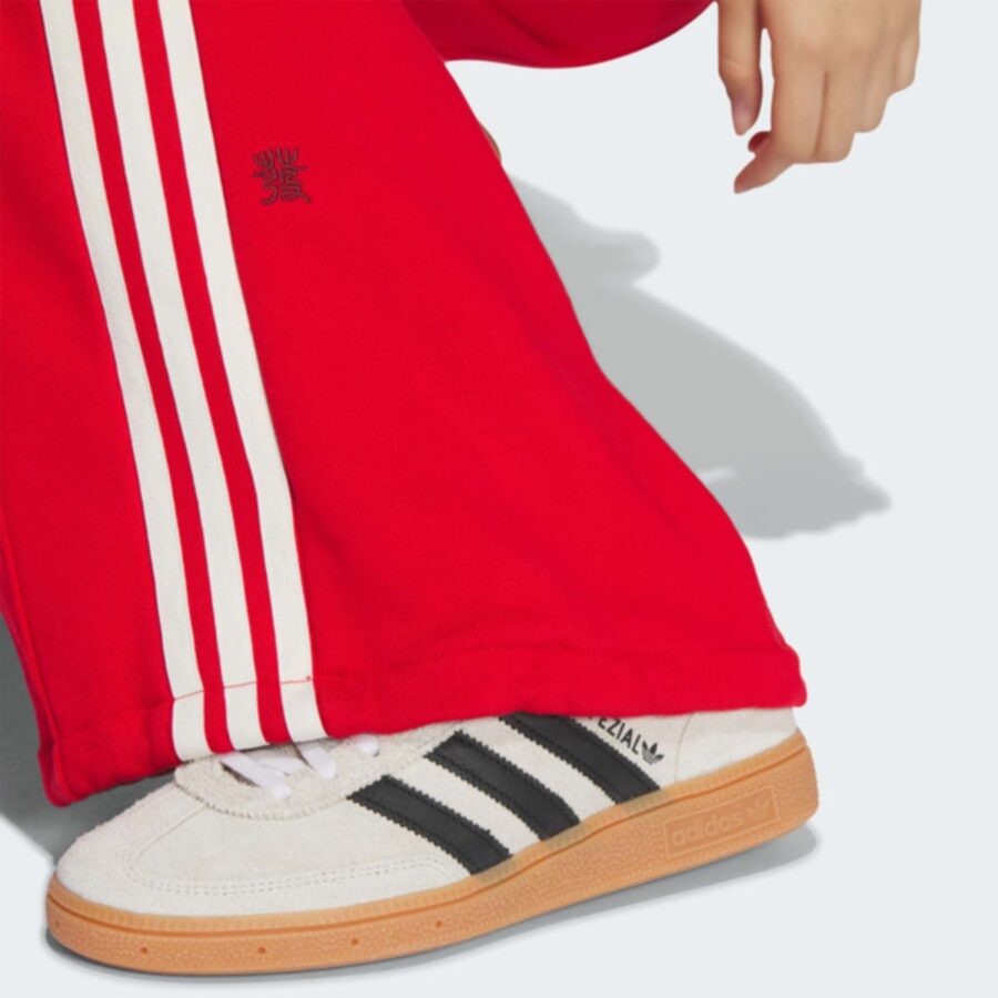 quần adidas jogger tết 'better scarlet' jl8437