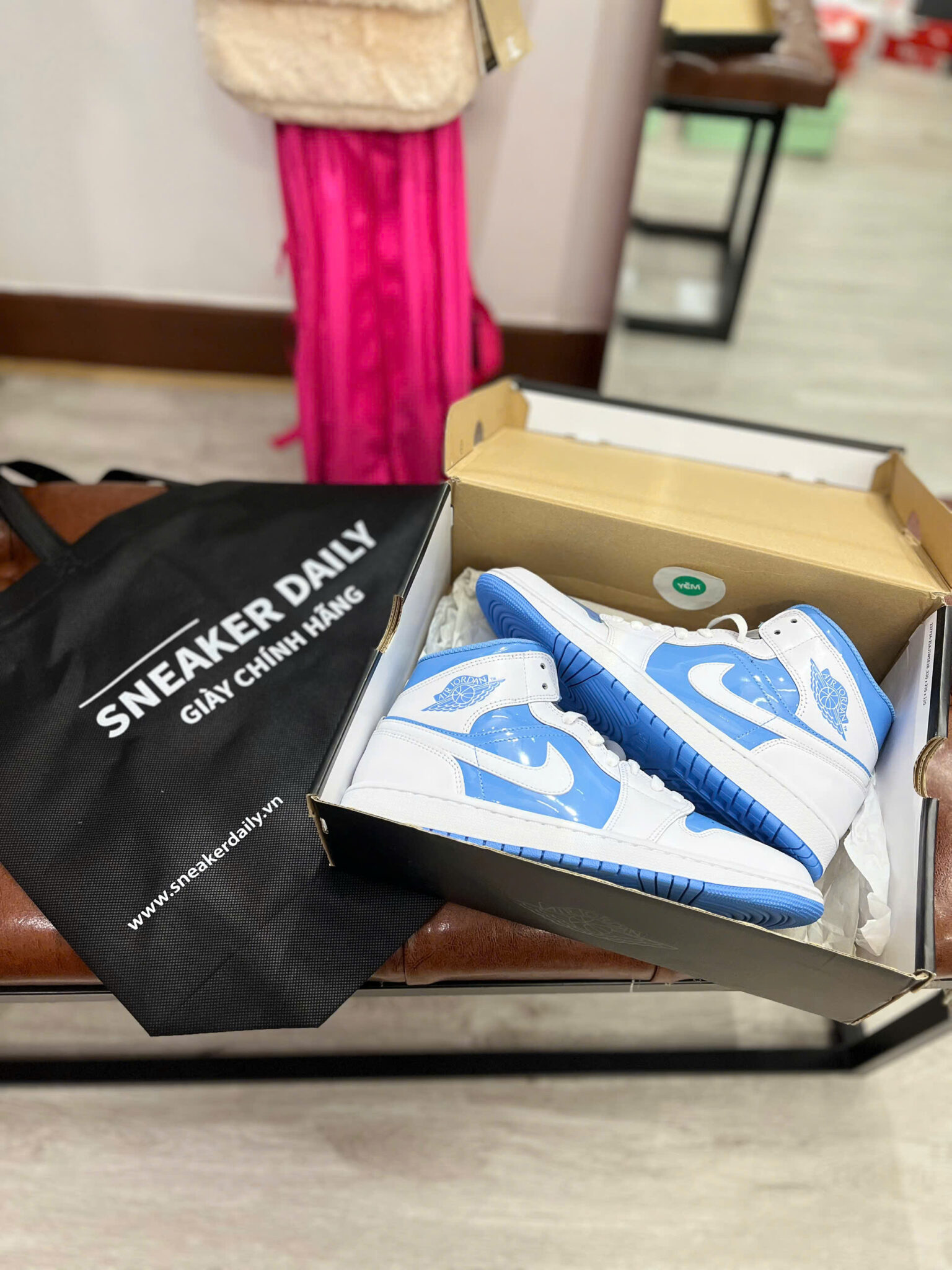 z7011452030165_a1202624b76c01ee38c09429849d63e5 giày air jordan 1 mid 'legend blue' fz2142-114