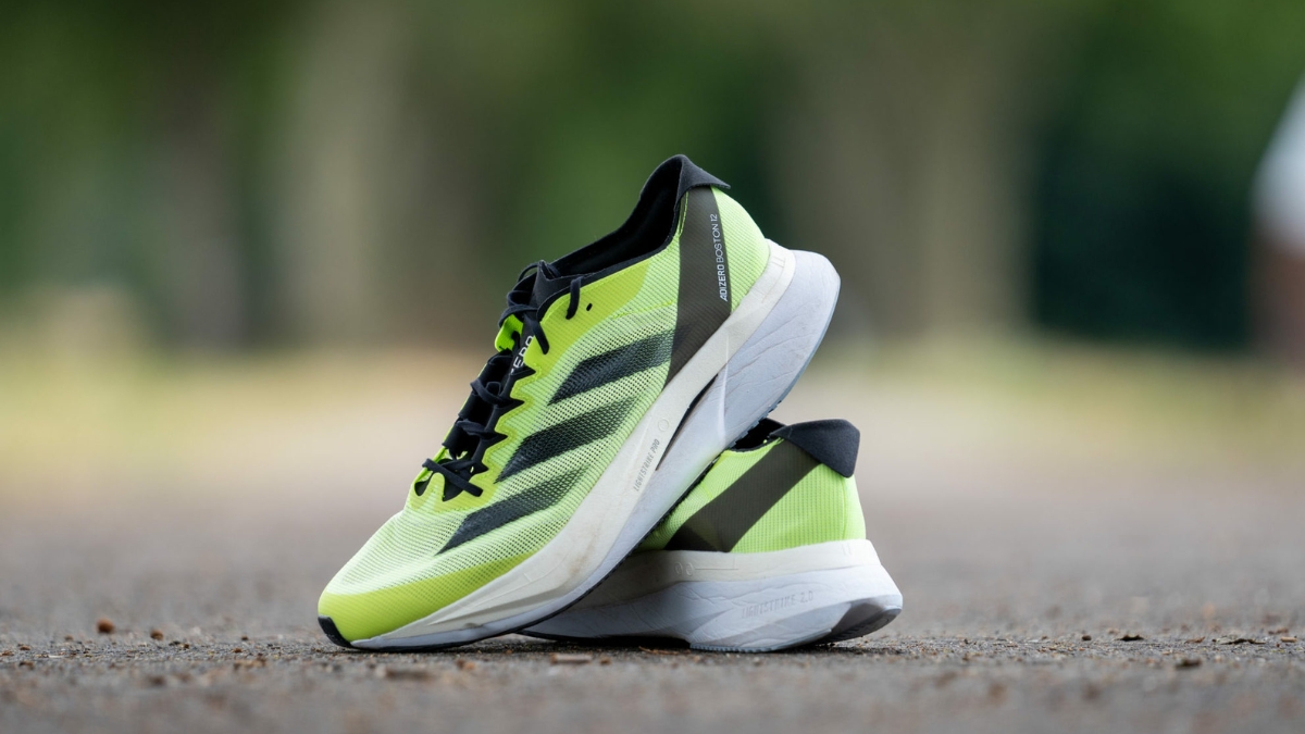 nên mua giày chạy adidas nào? top 7 giày adidas phù hợp với mọi người chạy bộ