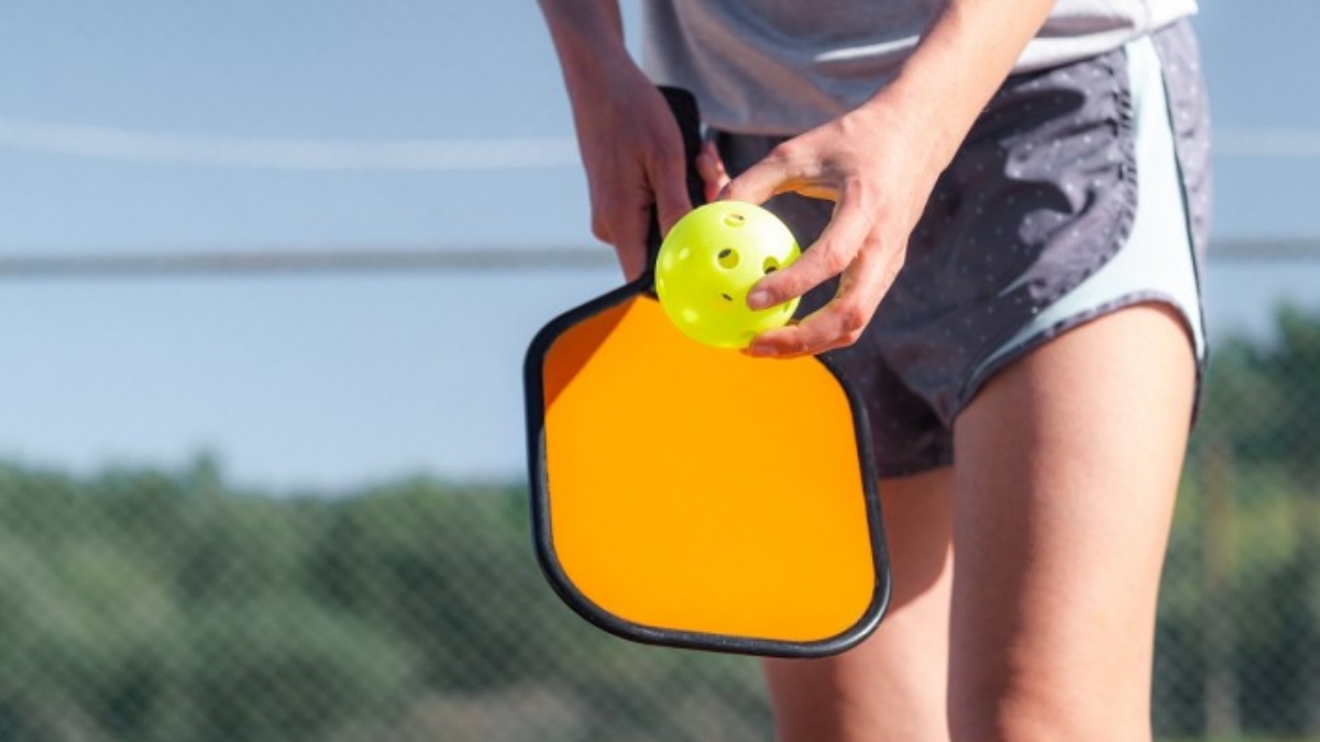 các lỗi khi giao bóng trong pickleball thường gặp và cách khắc phục