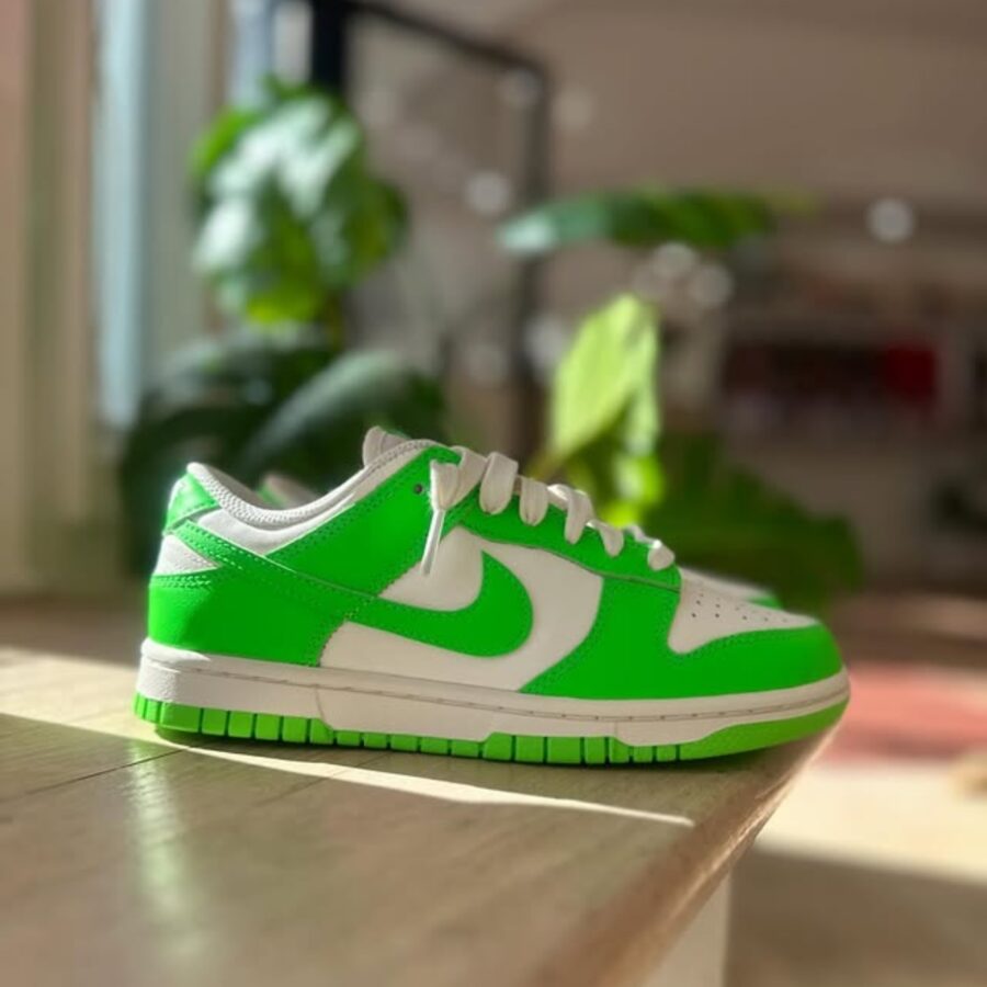 giày nike dunk low green strike hv0842-133