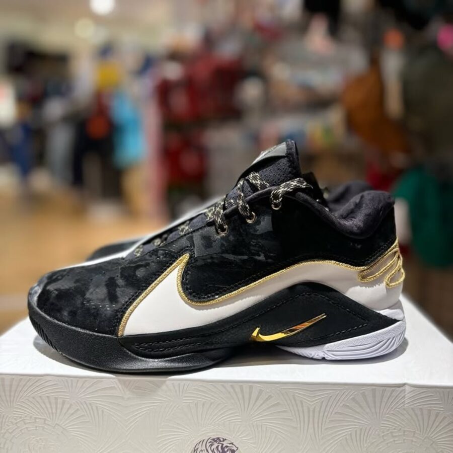 giày nike lebron 22 'white metallic gold black' hv8453-100