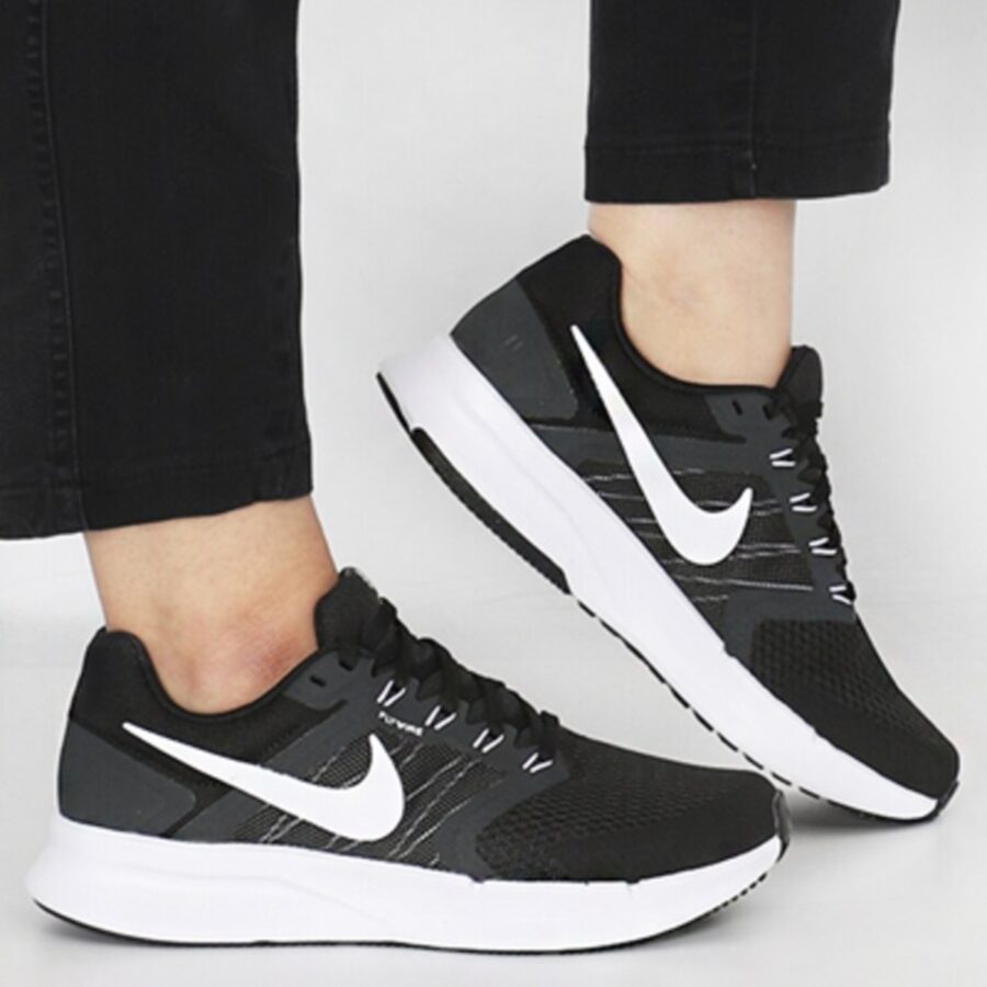 giày nike wmns run swift 3 'black white' dr2698-002