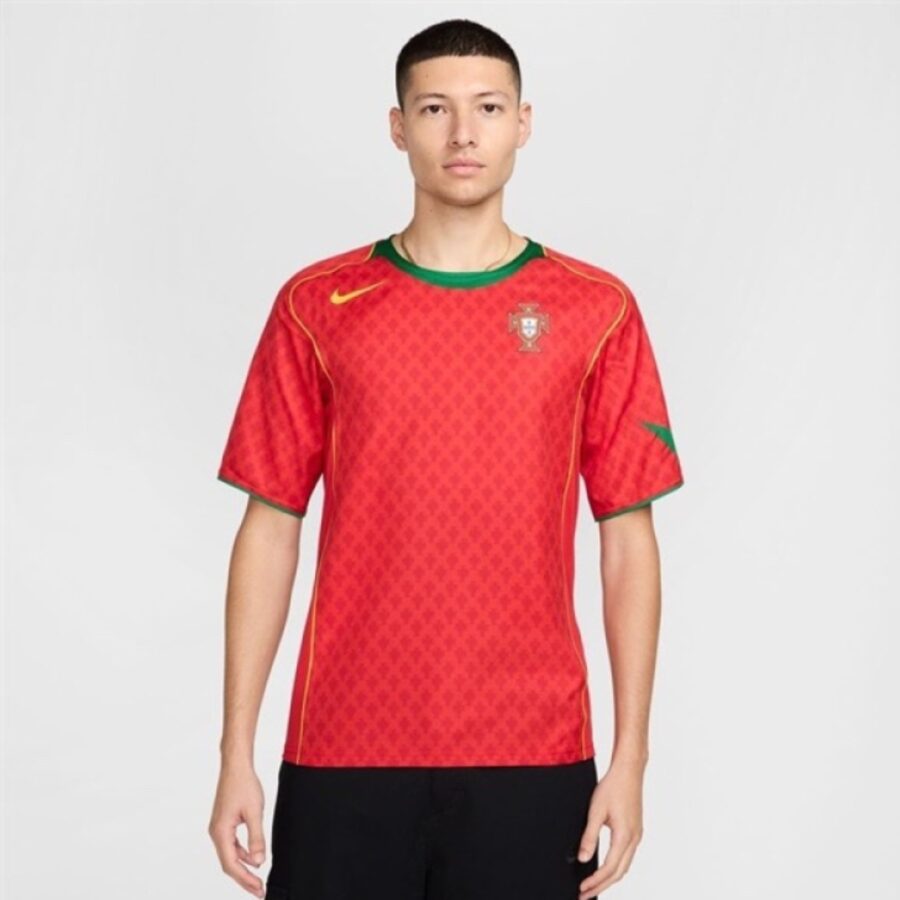 áo nike portugal 2004 reissue men's football replica shirt 'sport red pine green' hf6851-614