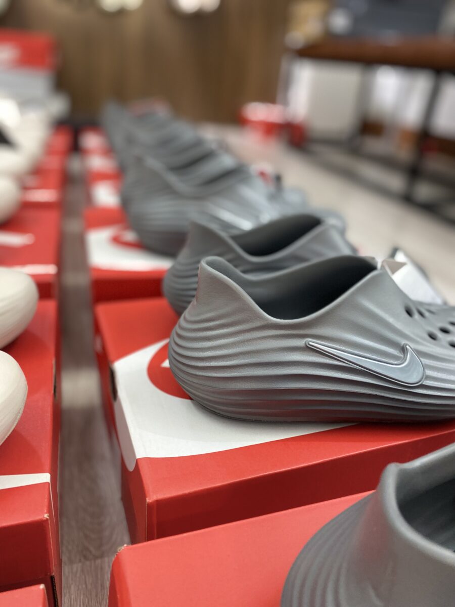 giày nike reactx rejuven8 smoke grey hv5060-002