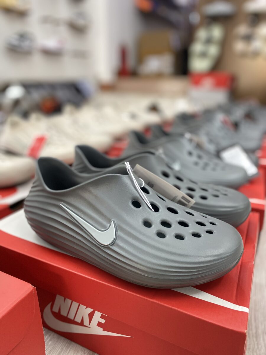 giày nike reactx rejuven8 smoke grey hv5060-002