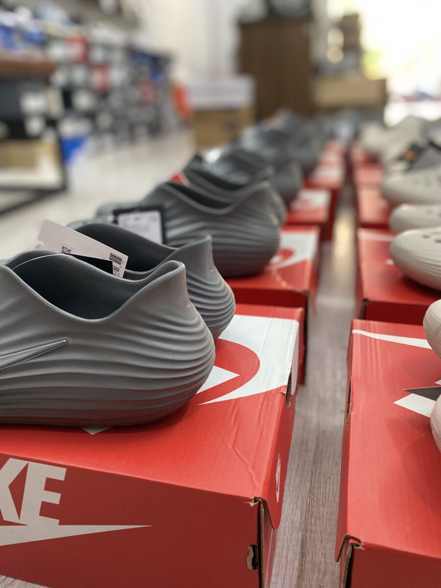 giày nike reactx rejuven8 smoke grey hv5060-002