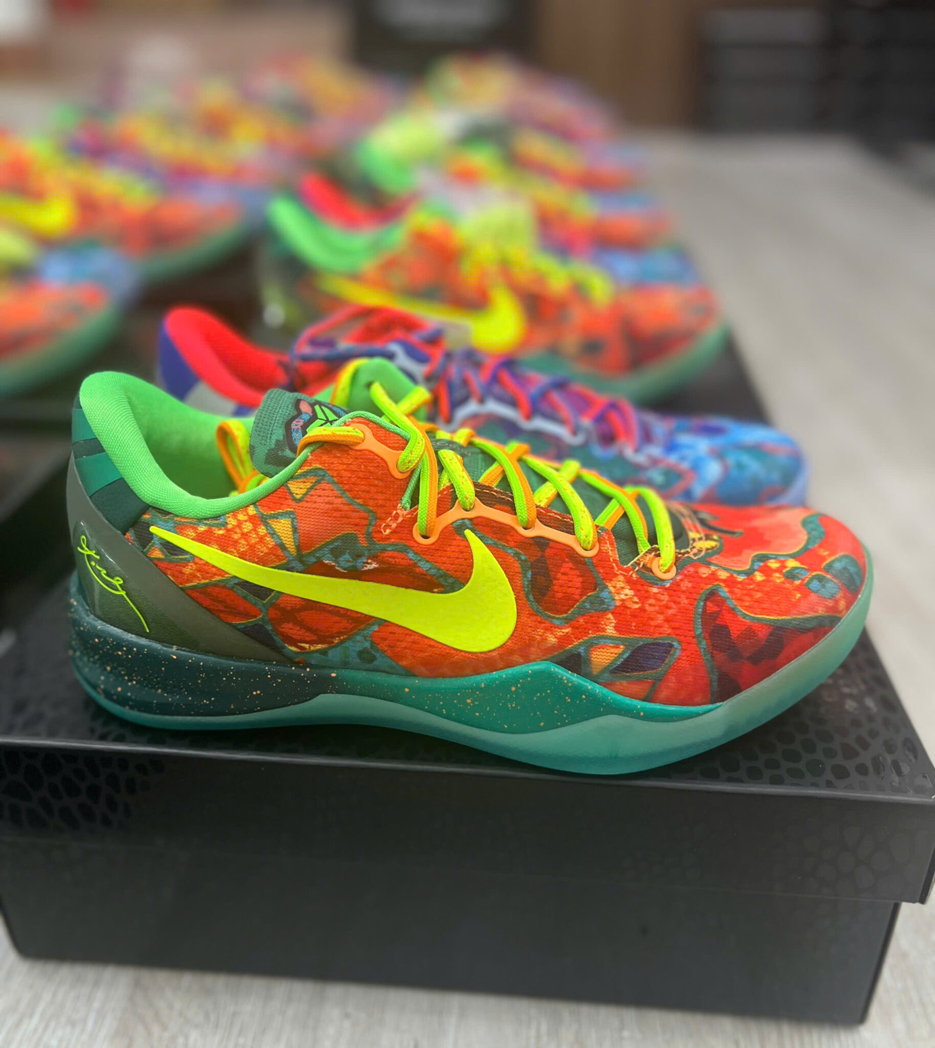 z6765520953199_3be7fe45296c0db2e11c6a66b3dc9012 giày nike kobe 8 protro 'what the' 2025 hm9621-900