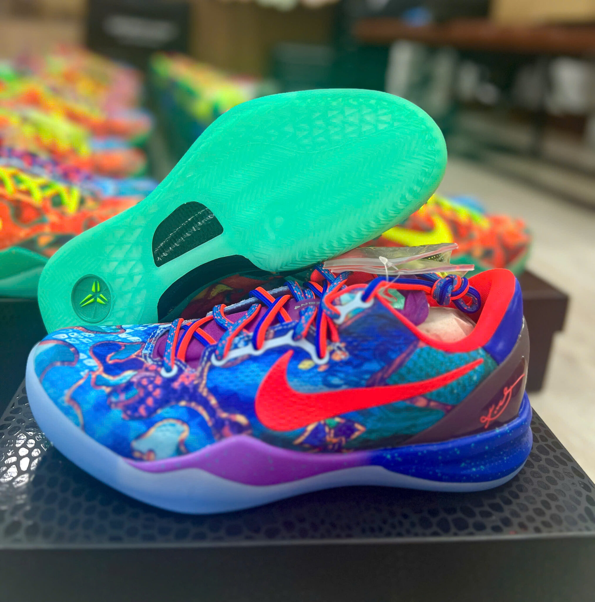 z6765521088652_6eebe645d76cf38b0dc2eb7b4fb0b122 giày nike kobe 8 protro 'what the' 2025 hm9621-900