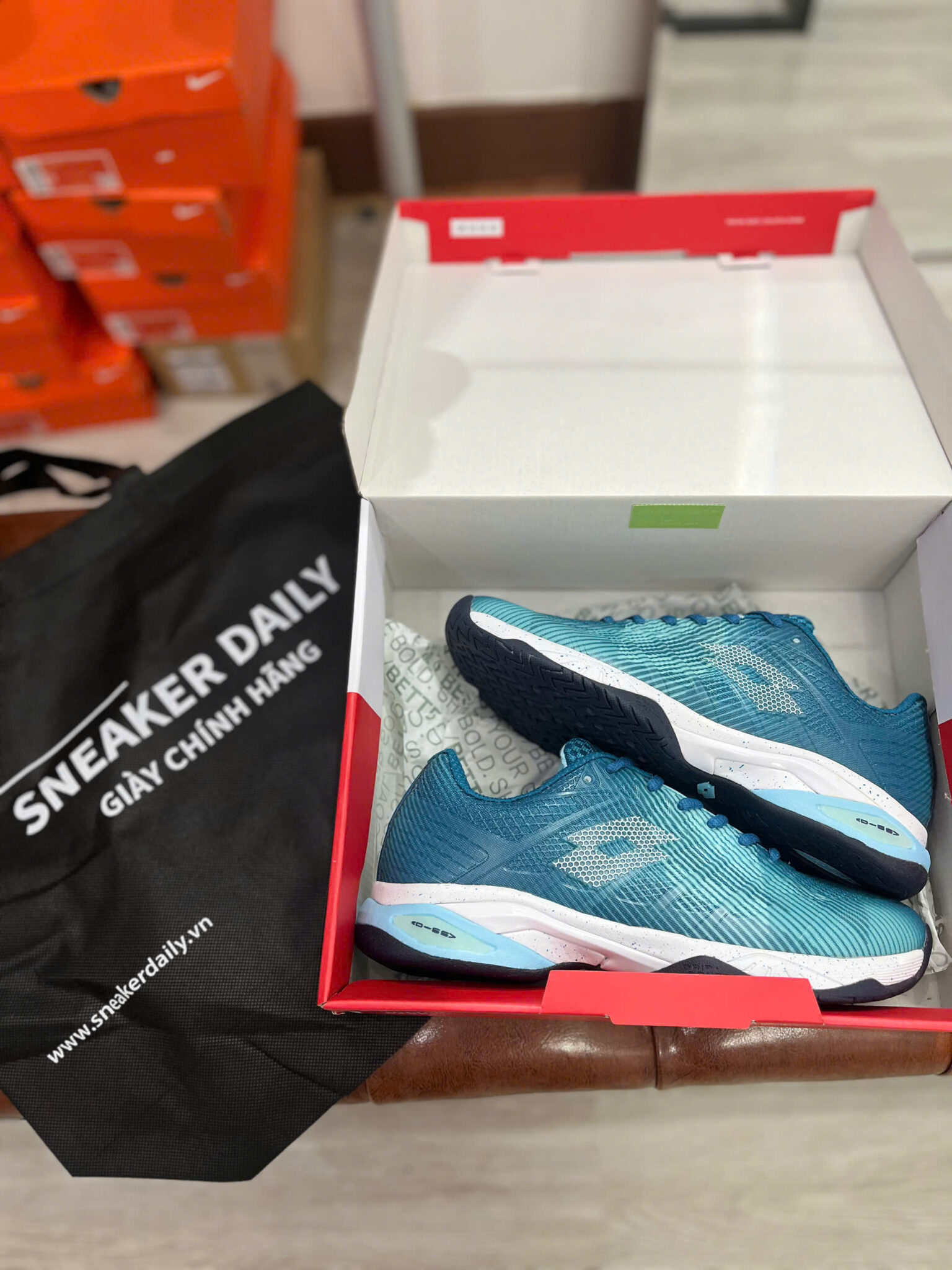 z7144817929454_6cf96d753f48baaa759e3e7d6c728f8e giày lotto mirage 300 iii spd all court "turquoise/white" lotte218992