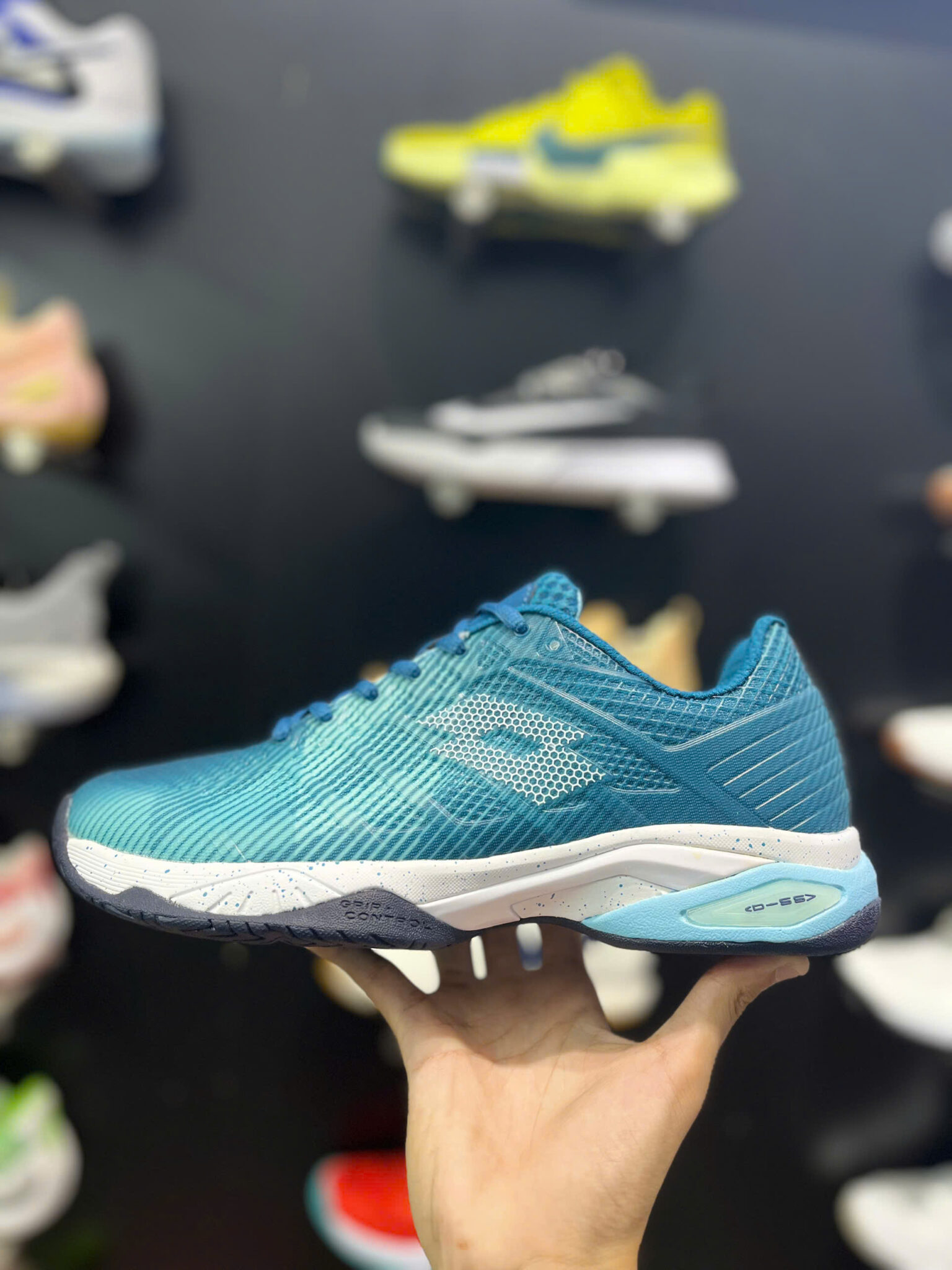 z7144817948387_8fd96f7746717312957a6c5d00deb7b6 giày lotto mirage 300 iii spd all court "turquoise/white" lotte218992