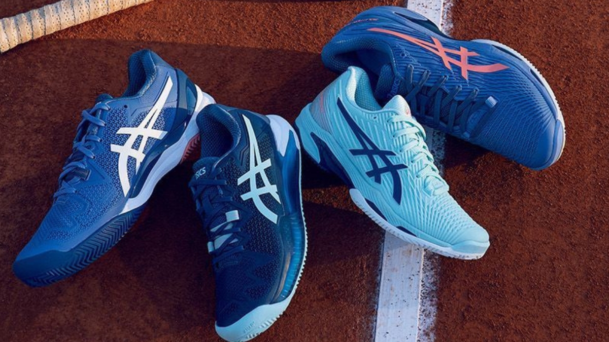 nên mua giày pickleball asics hay nike? 