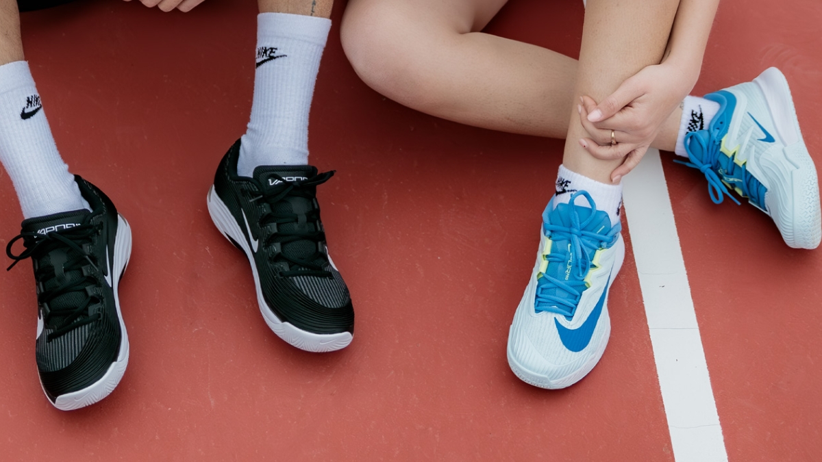 nên mua giày pickleball asics hay nike? 