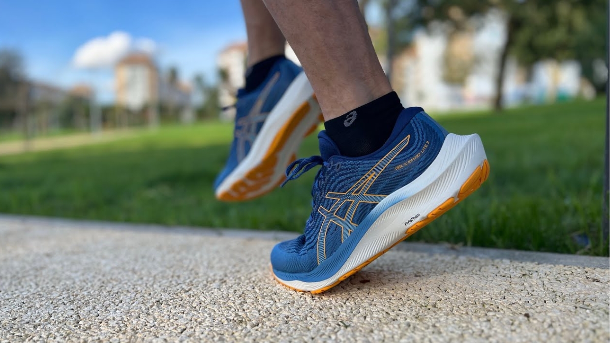 giày chạy asics hay adidas tốt hơn? so sánh chi tiết từ a-z