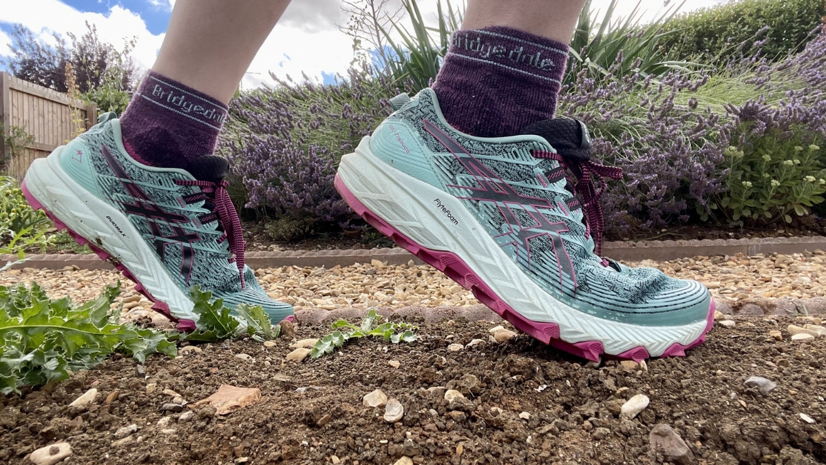 giày chạy bộ asics loại nào tốt và tối ưu nhất?