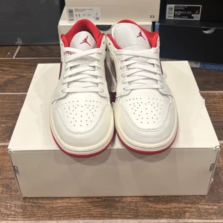giày air jordan 1 low 'metallic red swoosh' hj9338-106