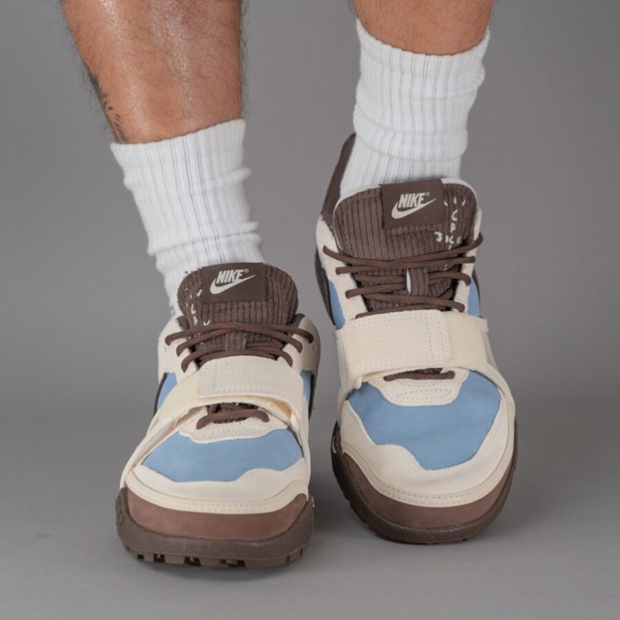 giày travis scott nike zoom field jaxx 'leche blue' hq3072-400