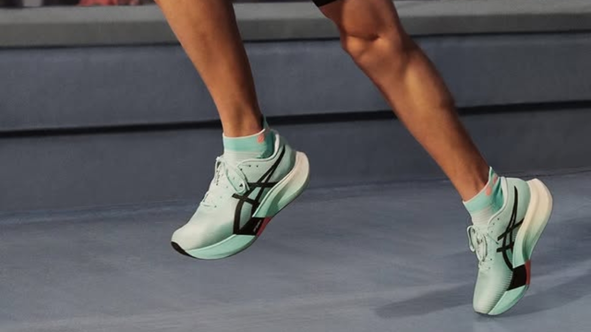 so sánh asics metaspeed edge paris và sky paris