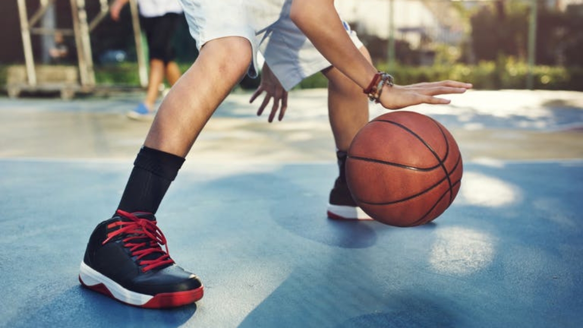top 10 giày bóng rổ adidas cho người mới chơi năm 2025