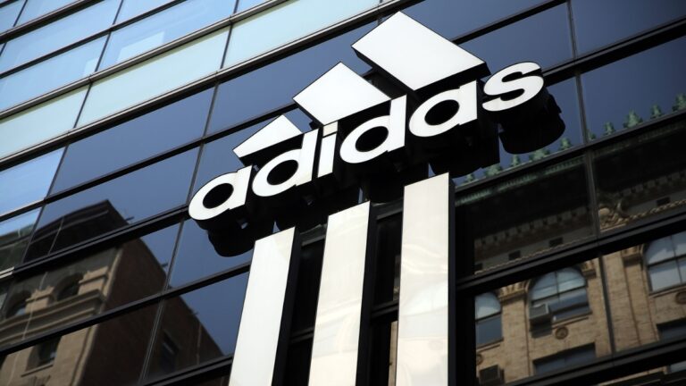 adidas hợp tác với những đội bóng đá nào trên thế giới?